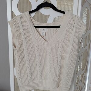Jessica Simpson Cream V-Neck Cable Knit Sweater
